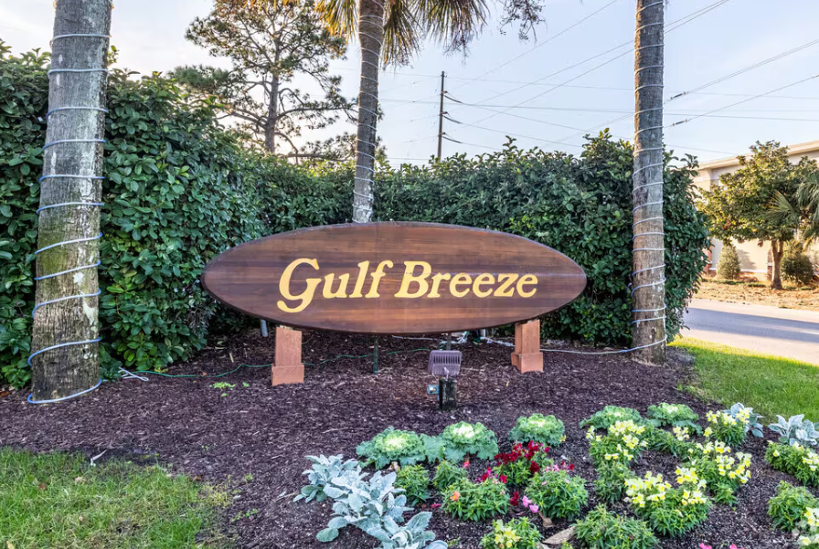 Gulf Breeze Proper